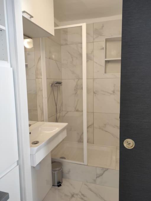 Superbe Appartement En Plein Centre Ville Viarmes Exterior foto