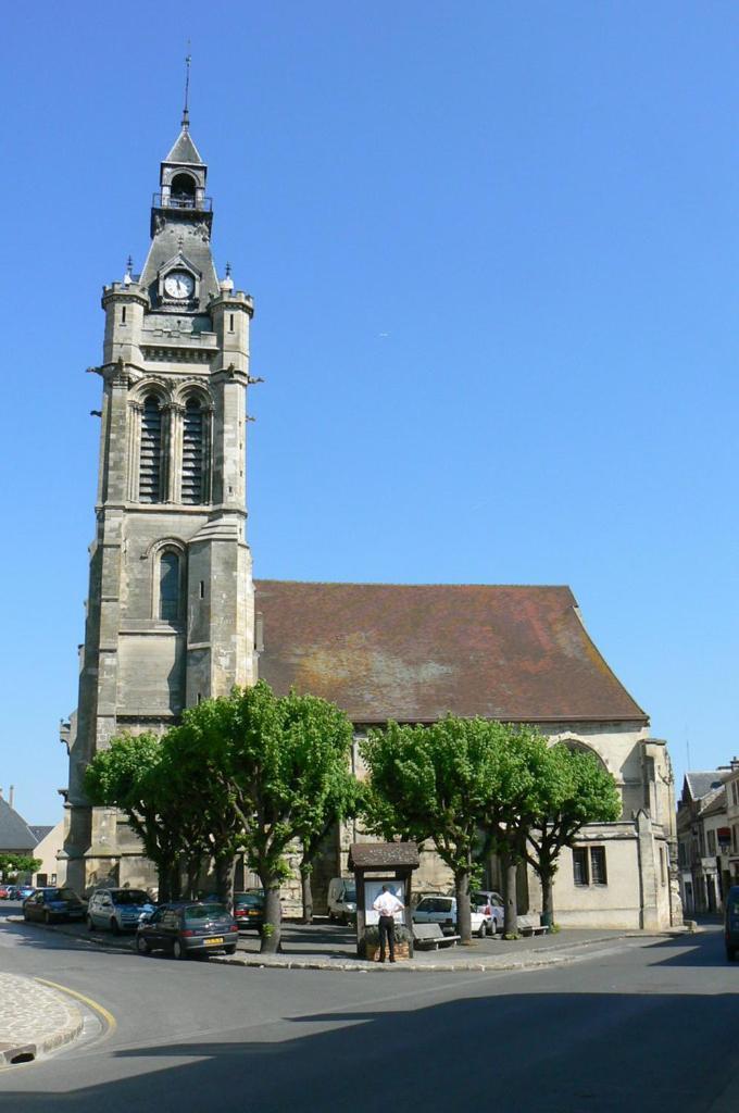 Superbe Appartement En Plein Centre Ville Viarmes Exterior foto